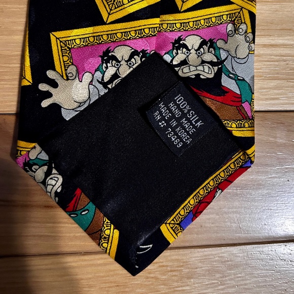 Disney Tie - Villains 100% Silk - Picture 5 of 5